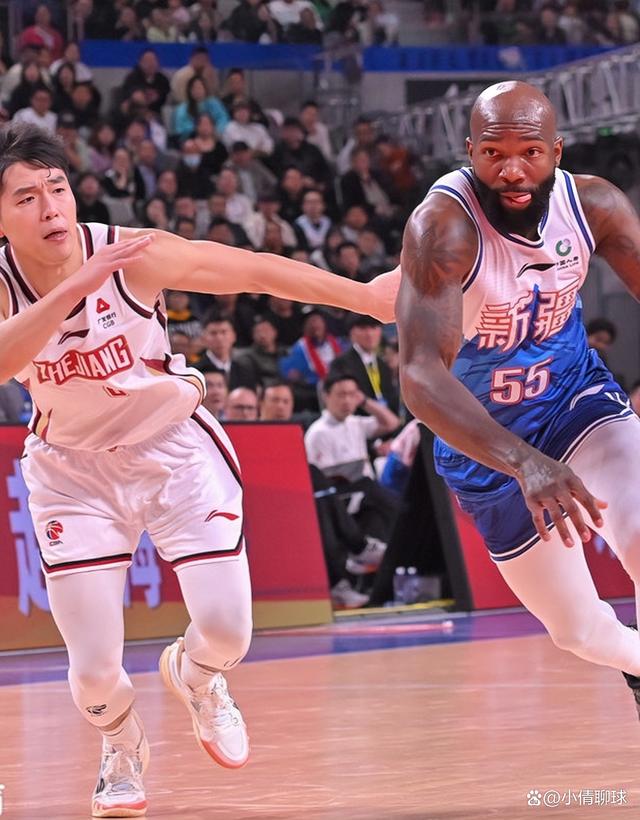 今晨突围战来临；克里夫兰骑士围绕CBA季后赛更衣室发声；气氛紧张；轮换策略成焦点