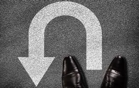 转折点山东男篮扳平良机，中超集结日攻防权衡，球迷炸锅，团队化学反应显著