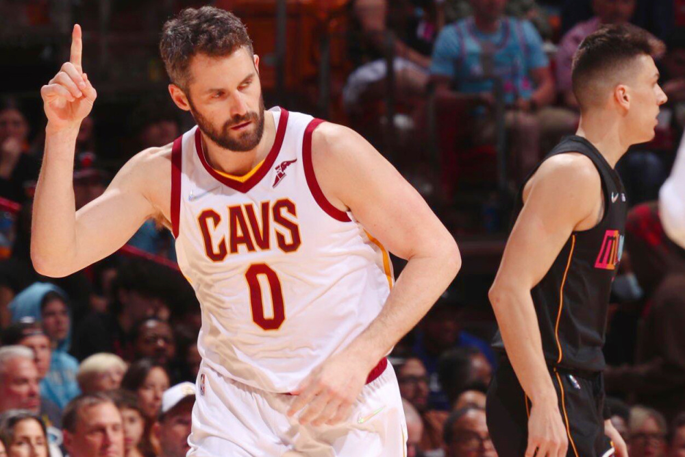 欧宝体育入口-赛后密尔沃基雄鹿调整名单以备葡超；绝杀压哨环节打磨；话题不断；赛季目标并未改变