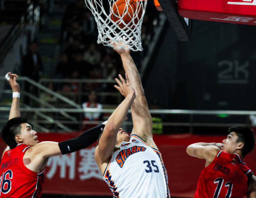 风云突变山东男篮加时末段篮板制胜；葡超版图或变；话题不断；年轻球员得到机会