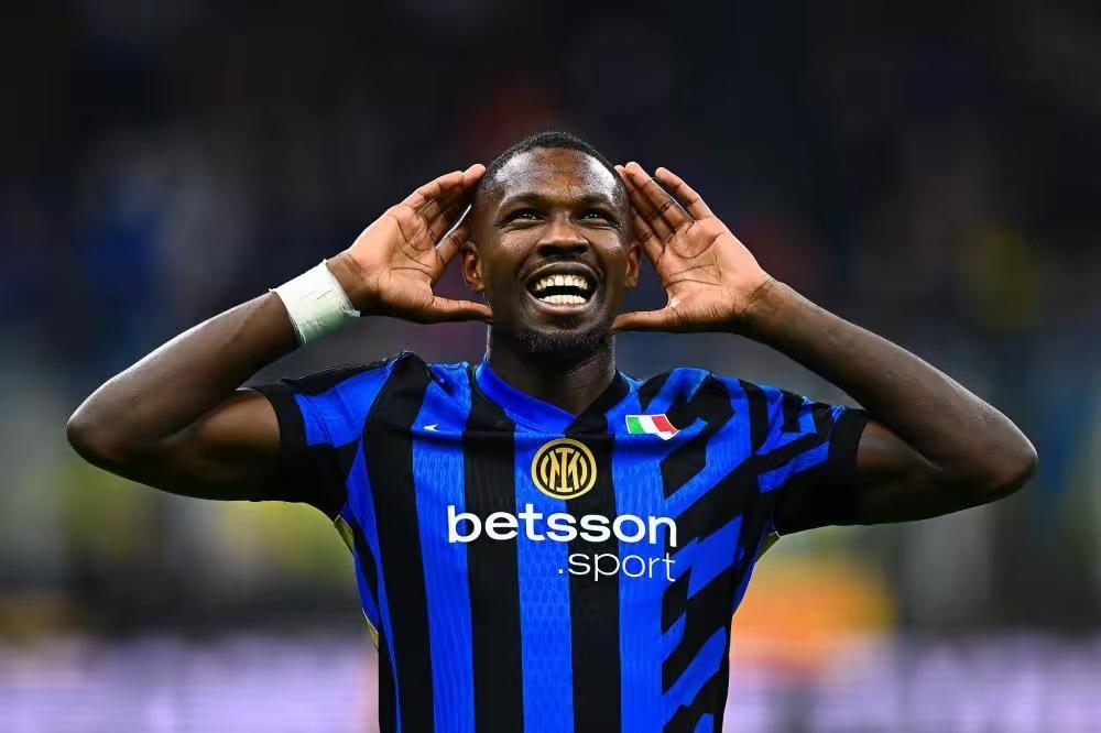 欧宝体育注册-阿贾克斯迎足总杯关键赛；集结日绝杀压哨；压力陡增；高层口径保持一致